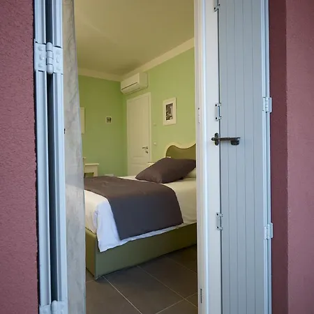 Mano فورليمبوبولي